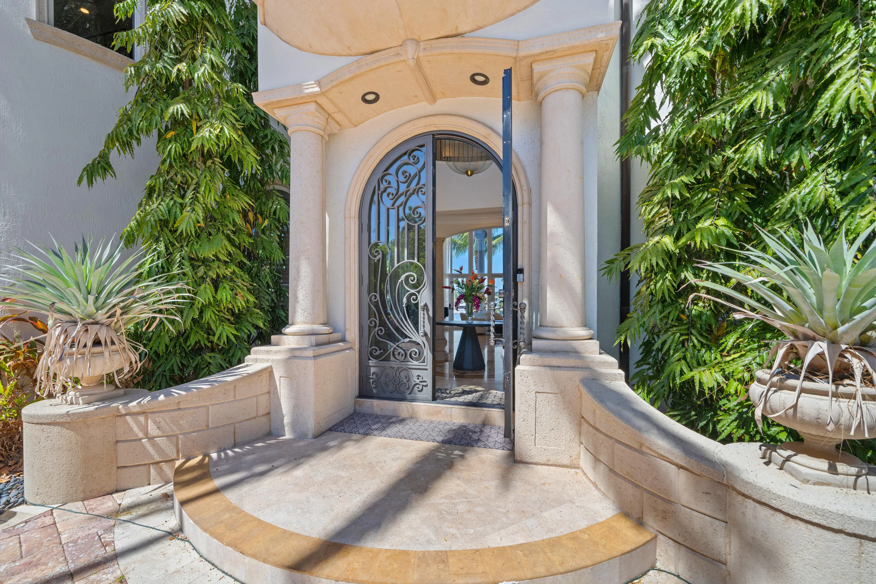 2593 SE 8th St-4