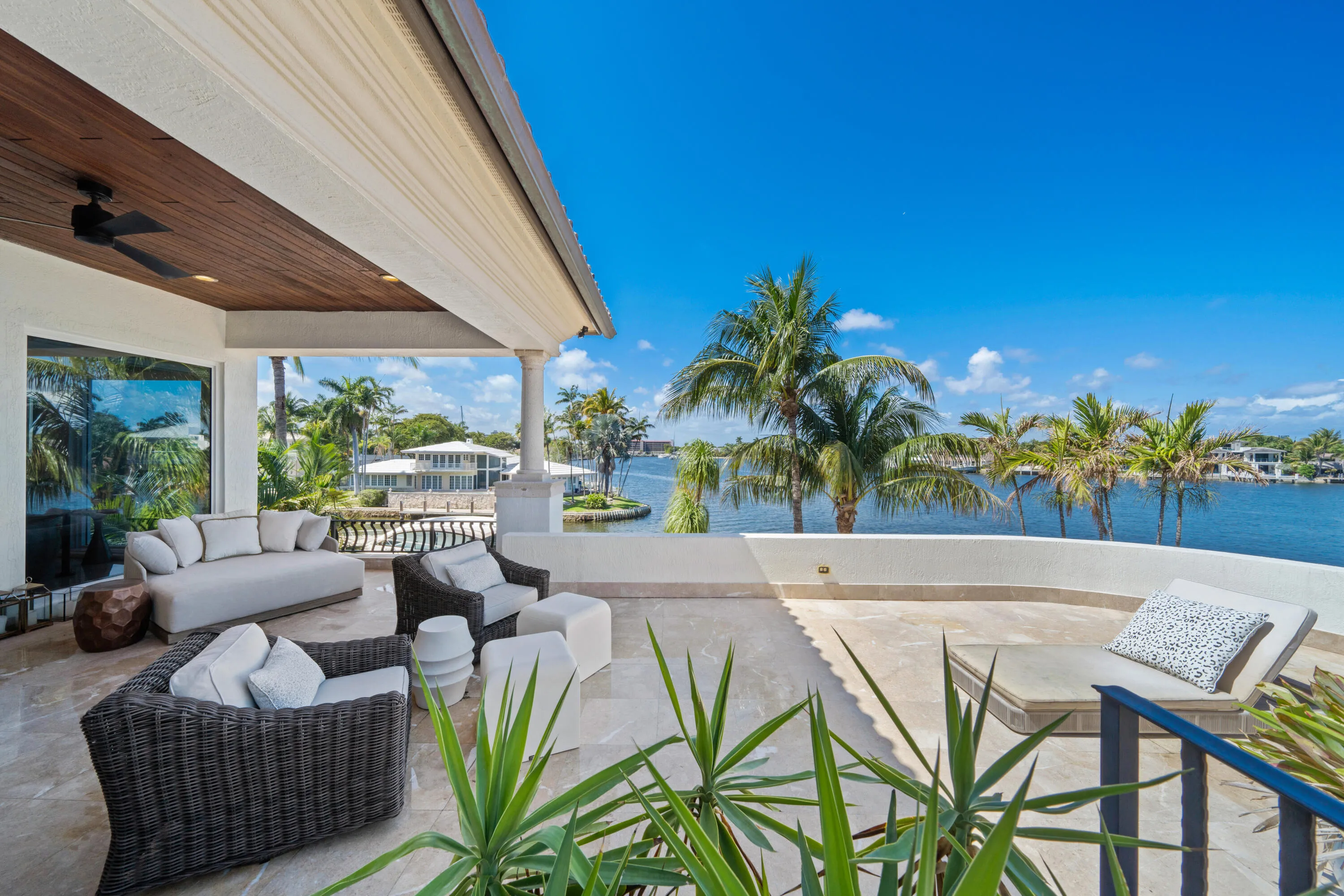 2593 SE 8th St-26