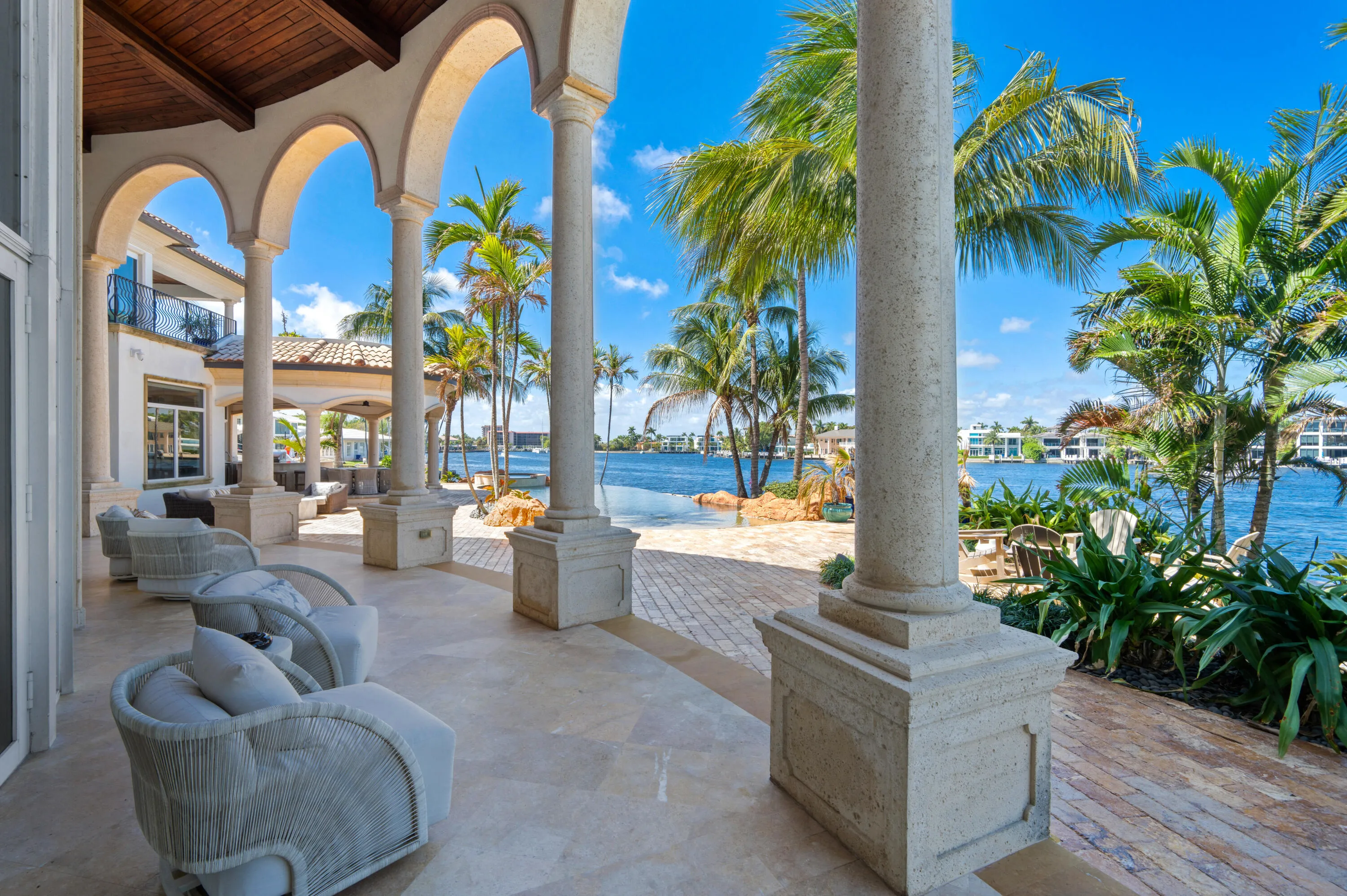 2593 SE 8th St-73