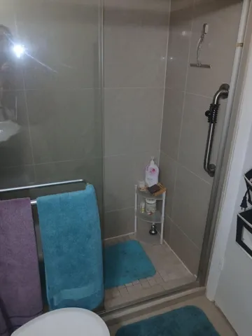 Flanders Q Primary bath shower