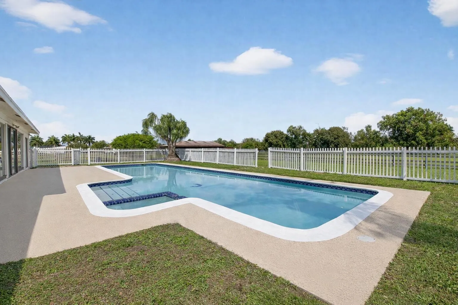 Property photo 38