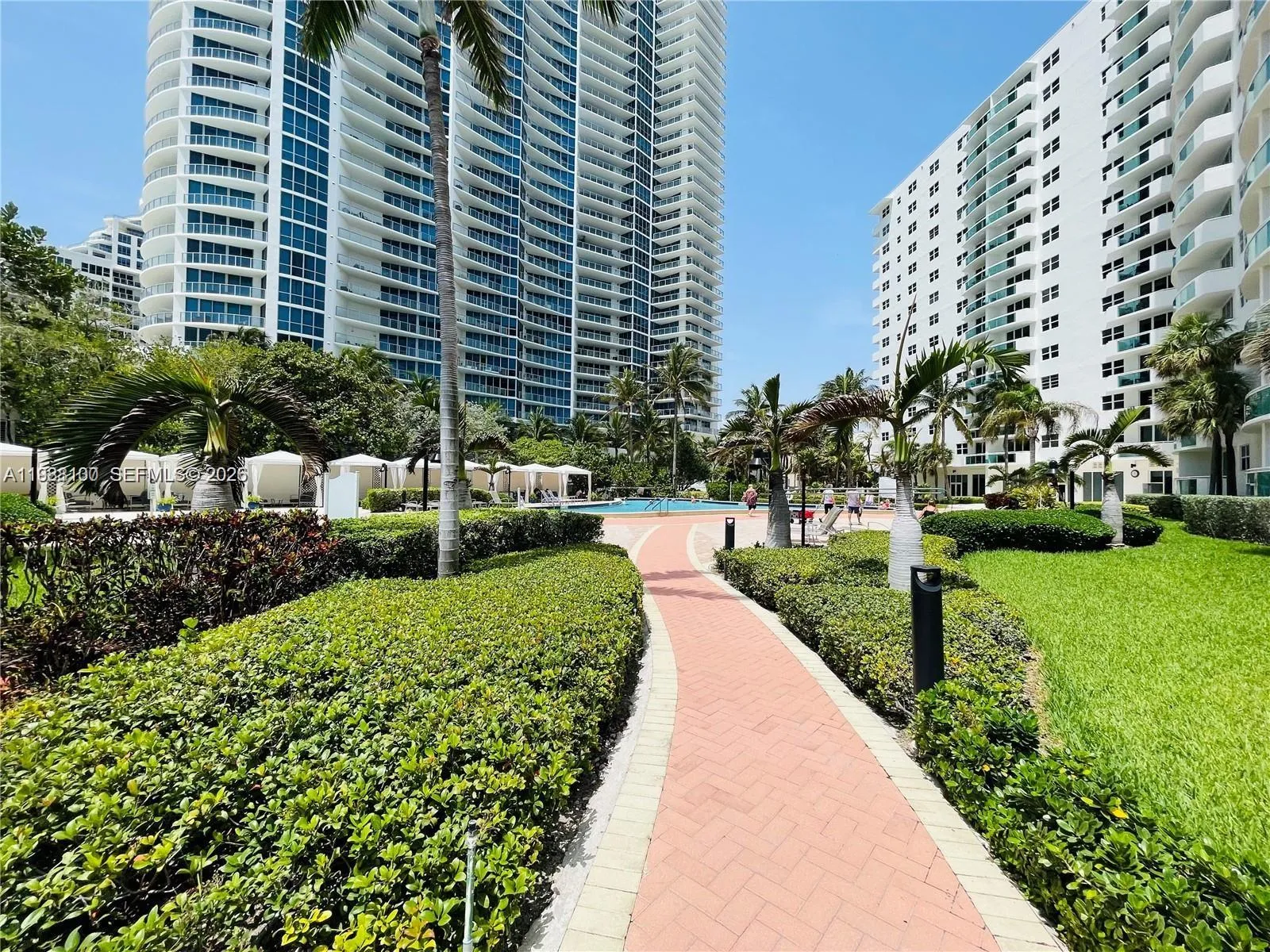To pool area