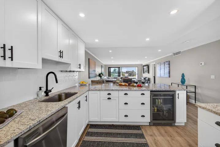 Kitchen Lookin​​‌​​​​‌​​‌‌​‌‌​​​‌‌​‌​‌​‌​​​‌​​ South