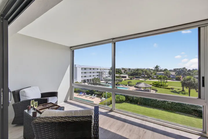 Balcony 4
