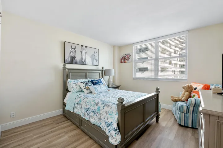 Guest bedroom