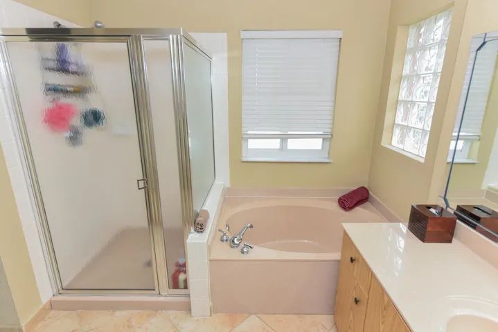 5049 NW 121st Dr Coral Springs-large-033