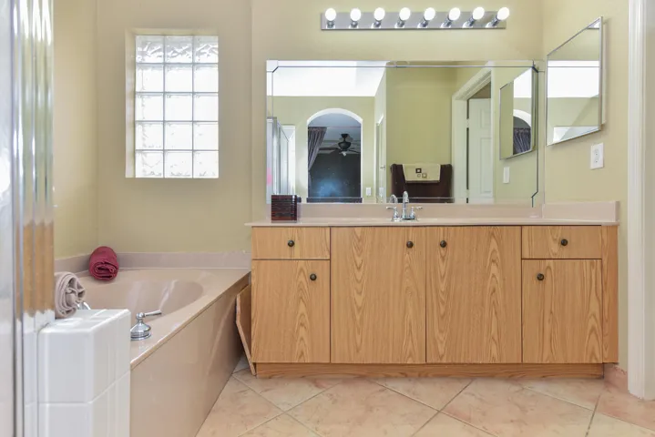 5049 NW 121st Dr Coral Springs-large-034