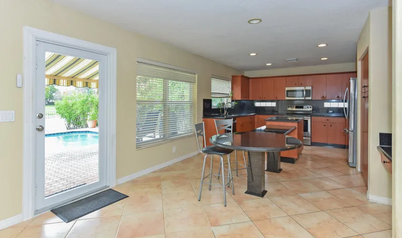 5049 NW 121st Dr Coral Springs-large-017