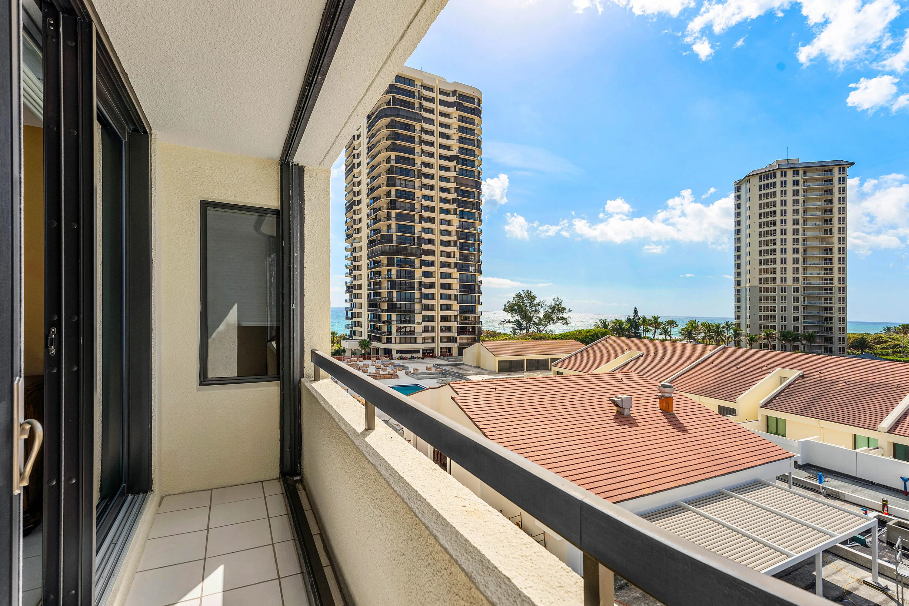 026-4100NorthOceanDrive-504-RivieraBeach