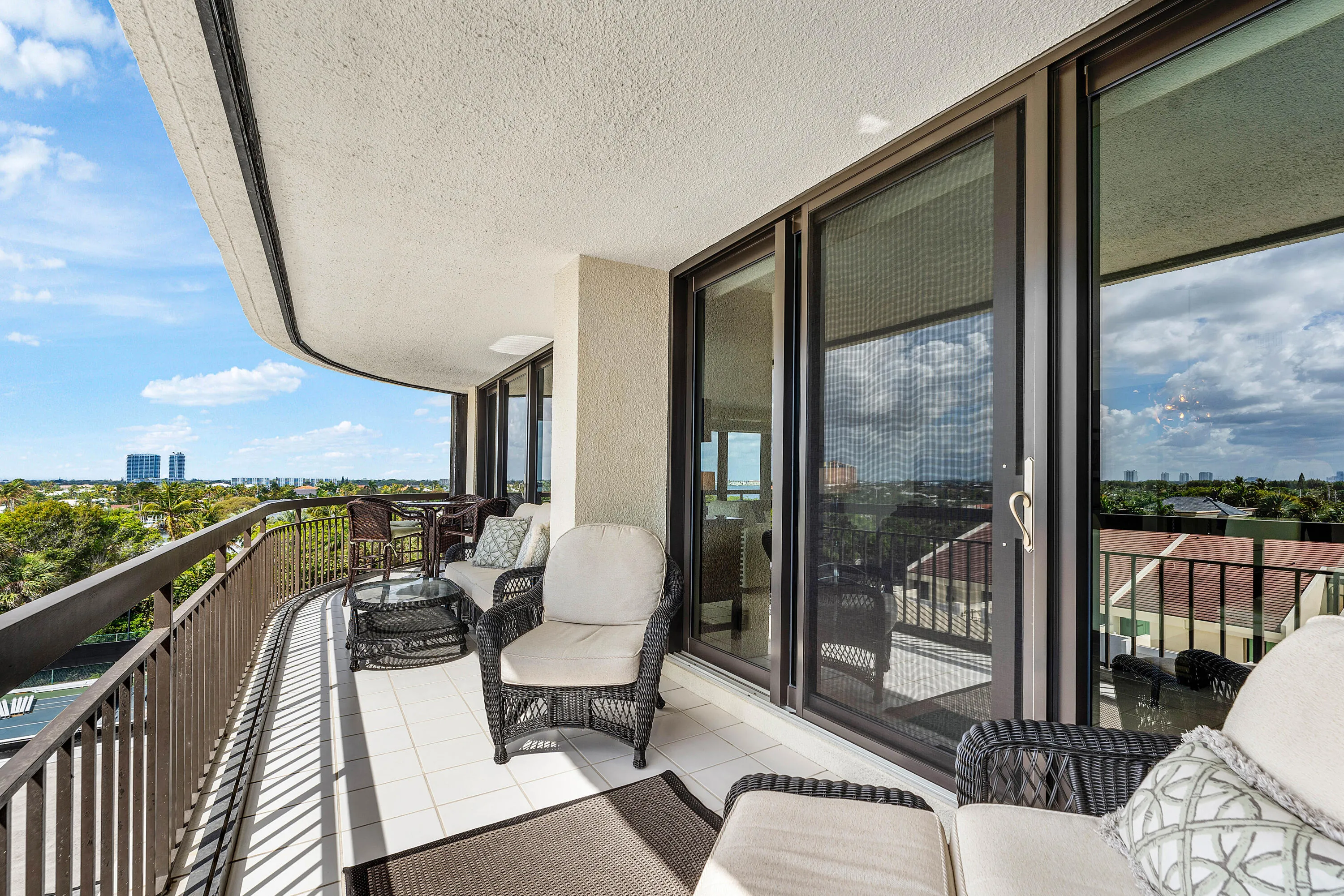 037-4100NorthOceanDrive-504-RivieraBeach