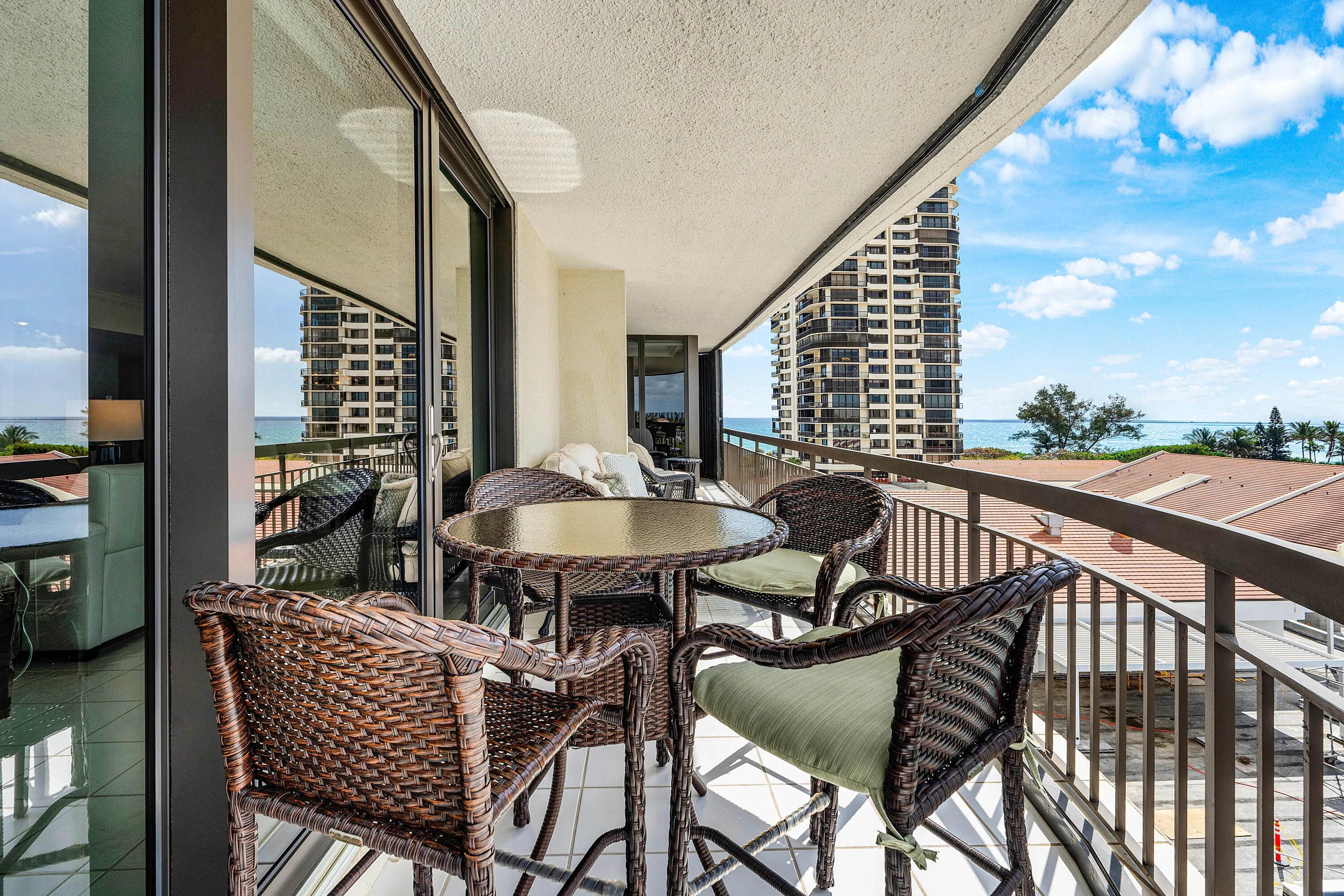 040-4100NorthOceanDrive-504-RivieraBeach