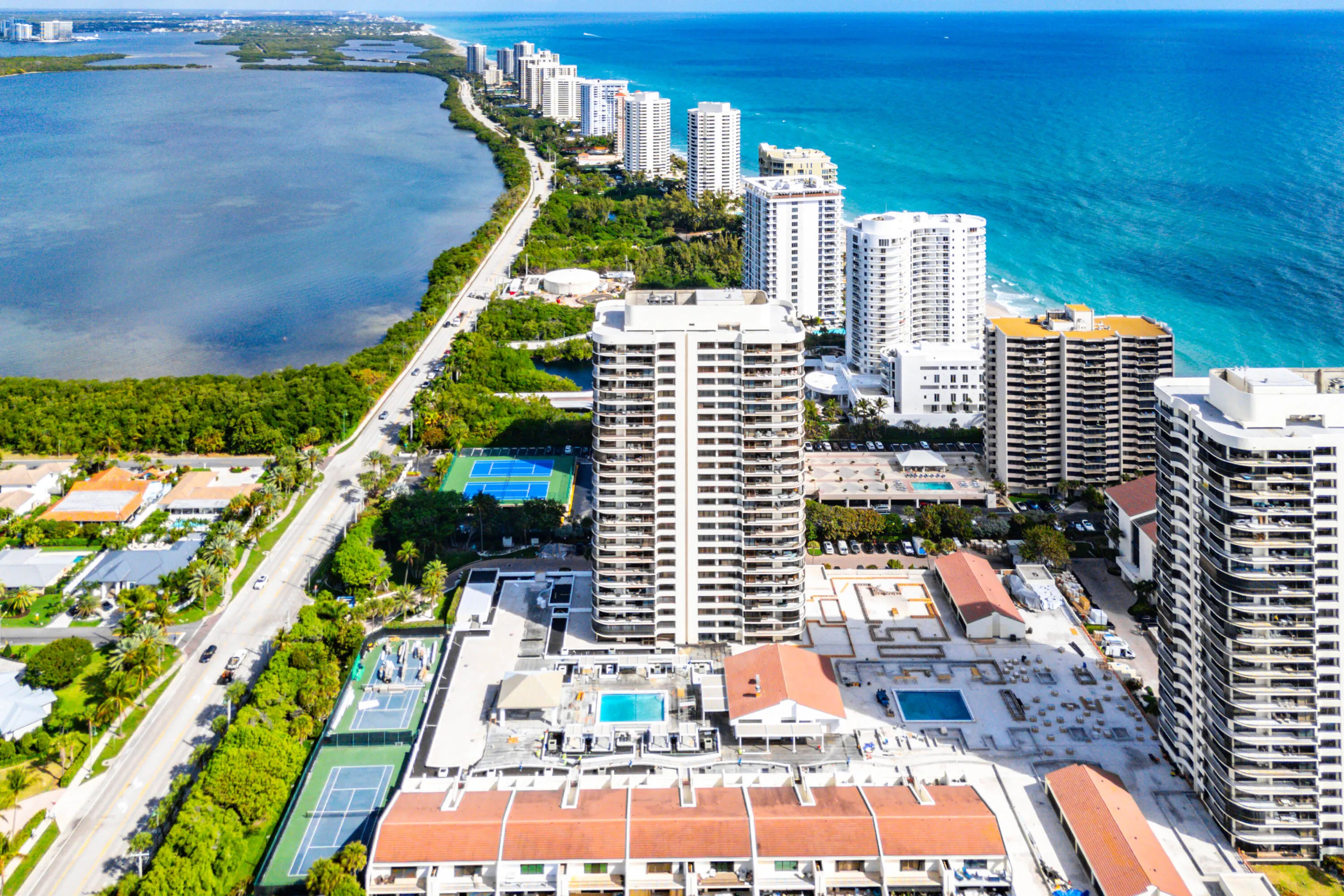 053-4100NorthOceanDrive-504-RivieraBeach