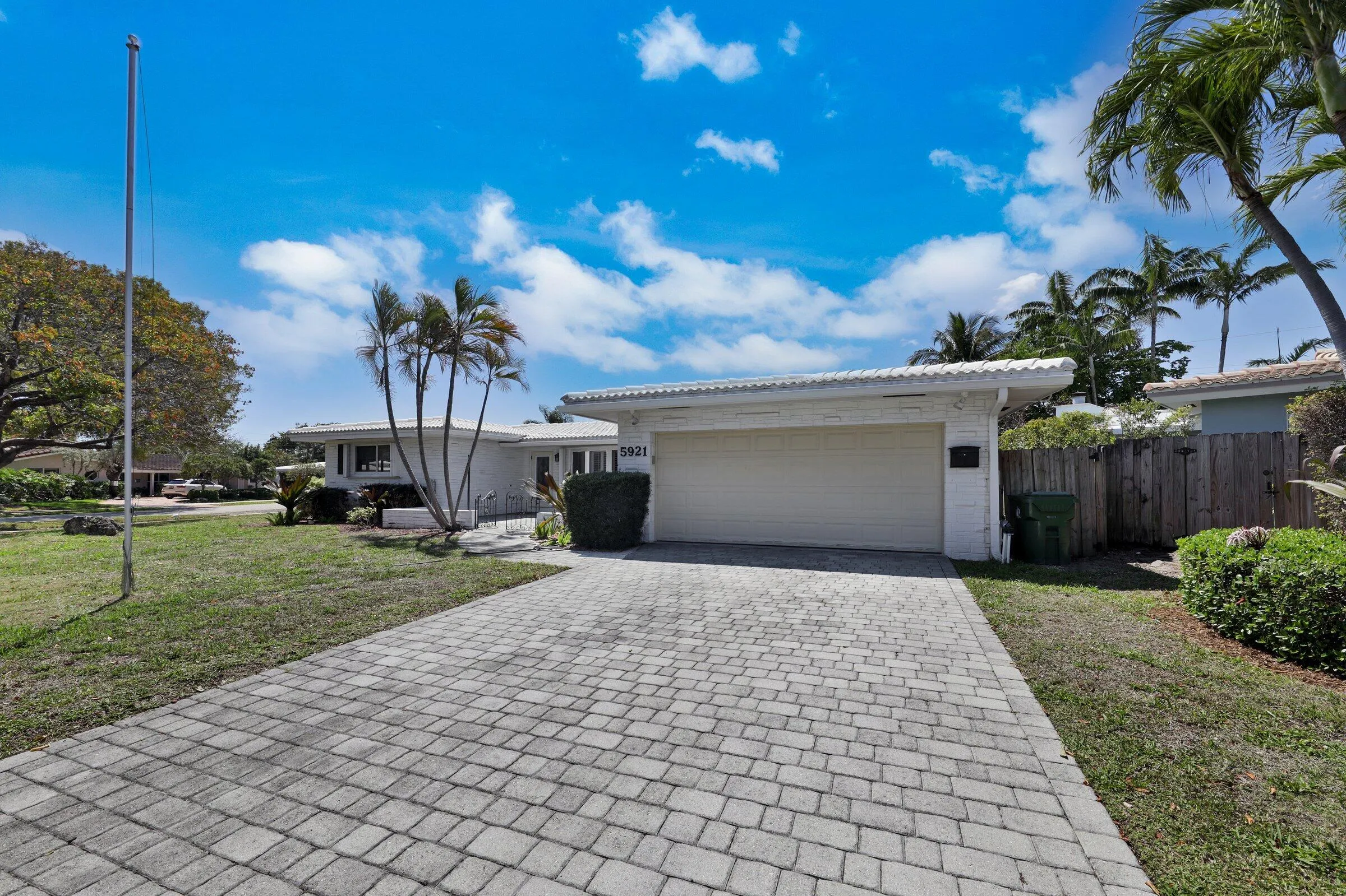 5921 NE 21st Cir-2