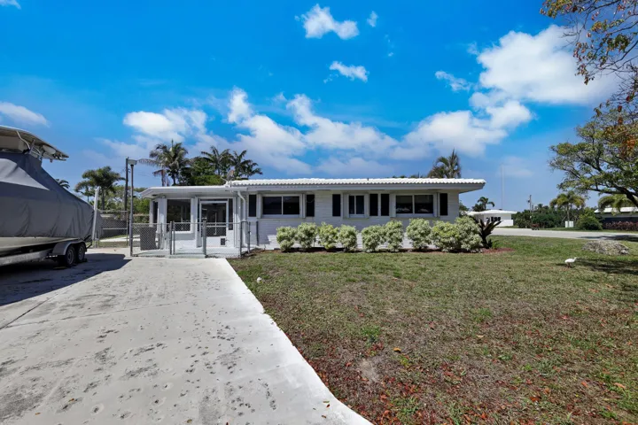 5921 NE 21st Cir-4
