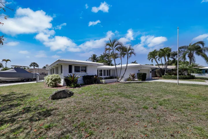 5921 NE 21st Cir-3