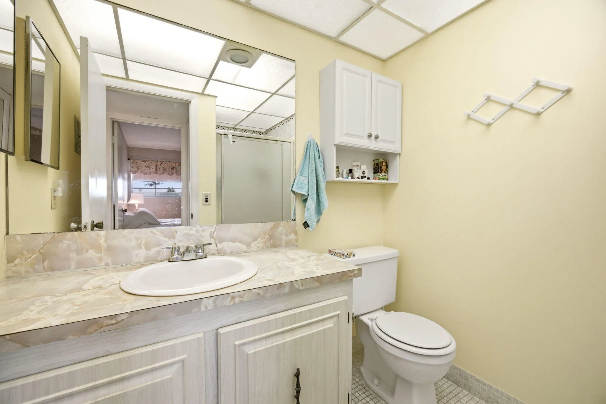 Bathroom w/Shower