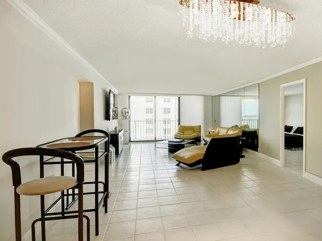 Living Room/Dining area