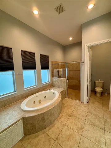 master bathroon