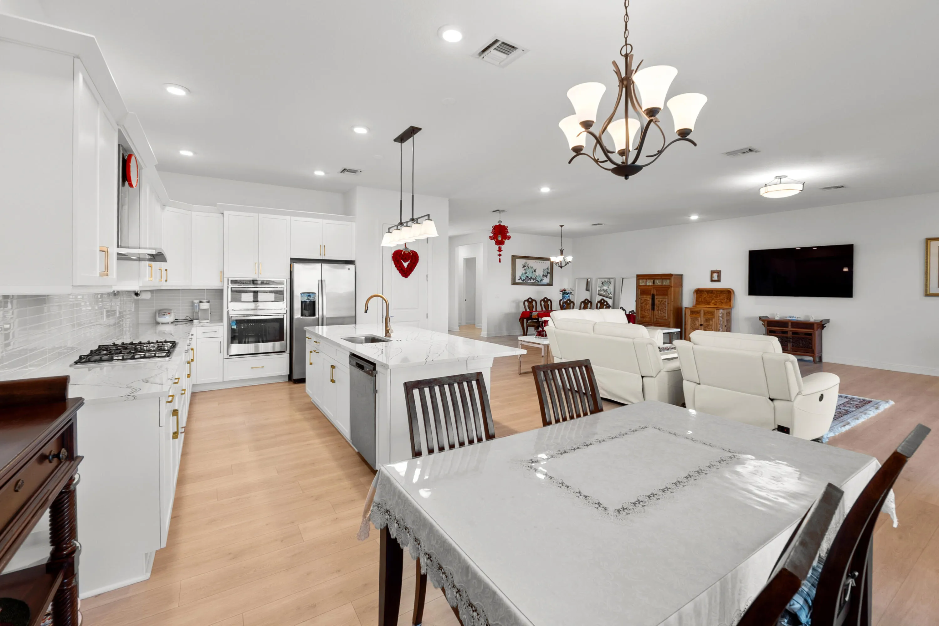 Dine In Kitchen