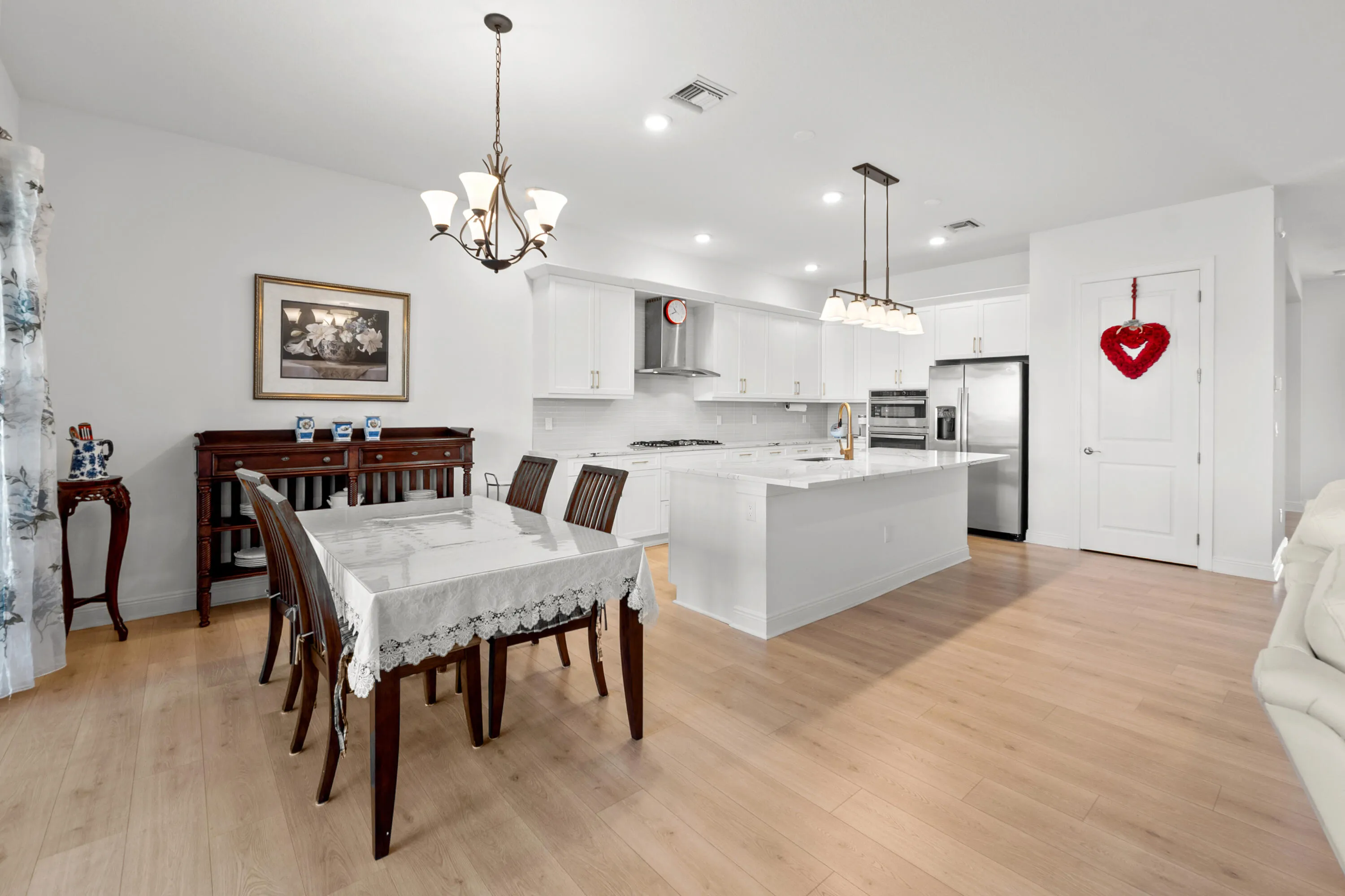 Kitchen Eat In Dine