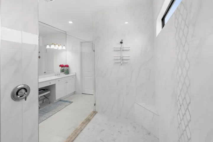 Master bath 4