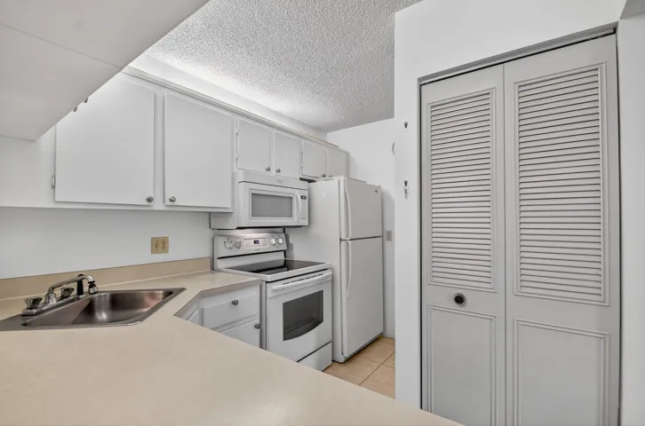 Washer/Dryer Here