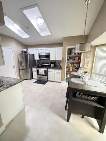 Kitchen/Eat In Kitchen Area