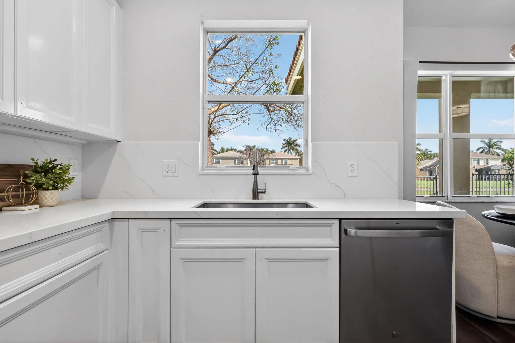 23-web-or-mls-F14A2542
