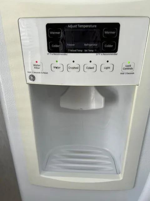 Ref Dispenser