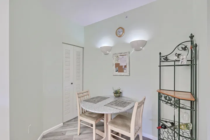 Eat in Kitchen