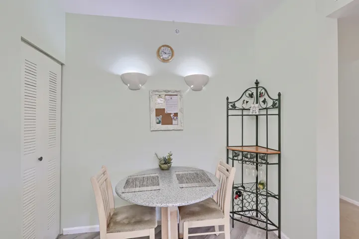 Eat in Kitchen