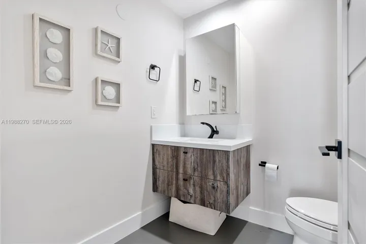 2nd Bathroom