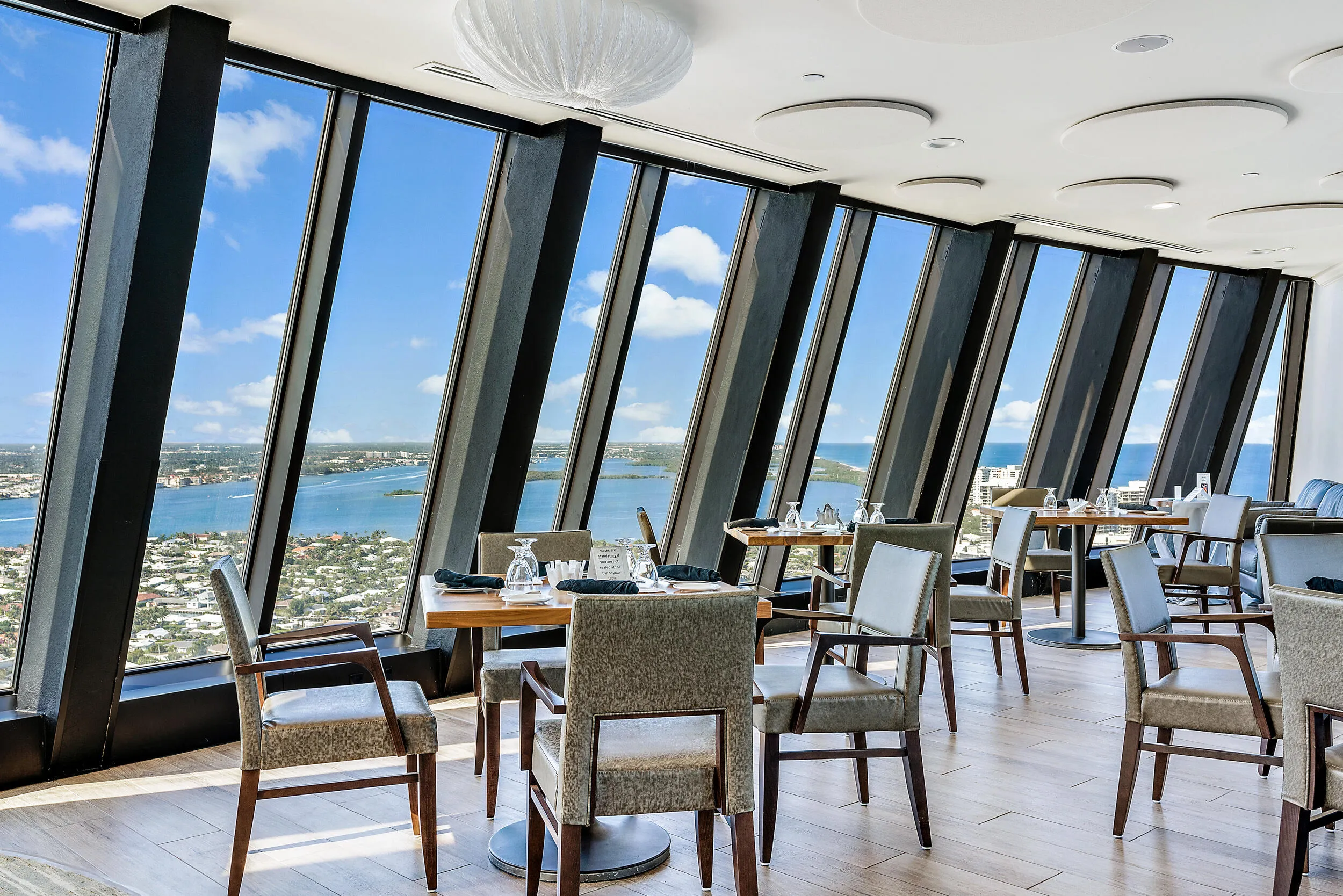 Marquis Owners Lounge/Restuarant