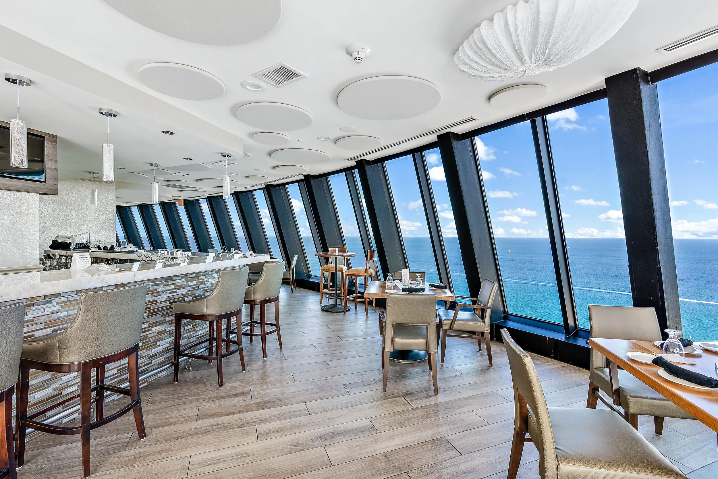 Marquis Owners Lounge/Restuarant