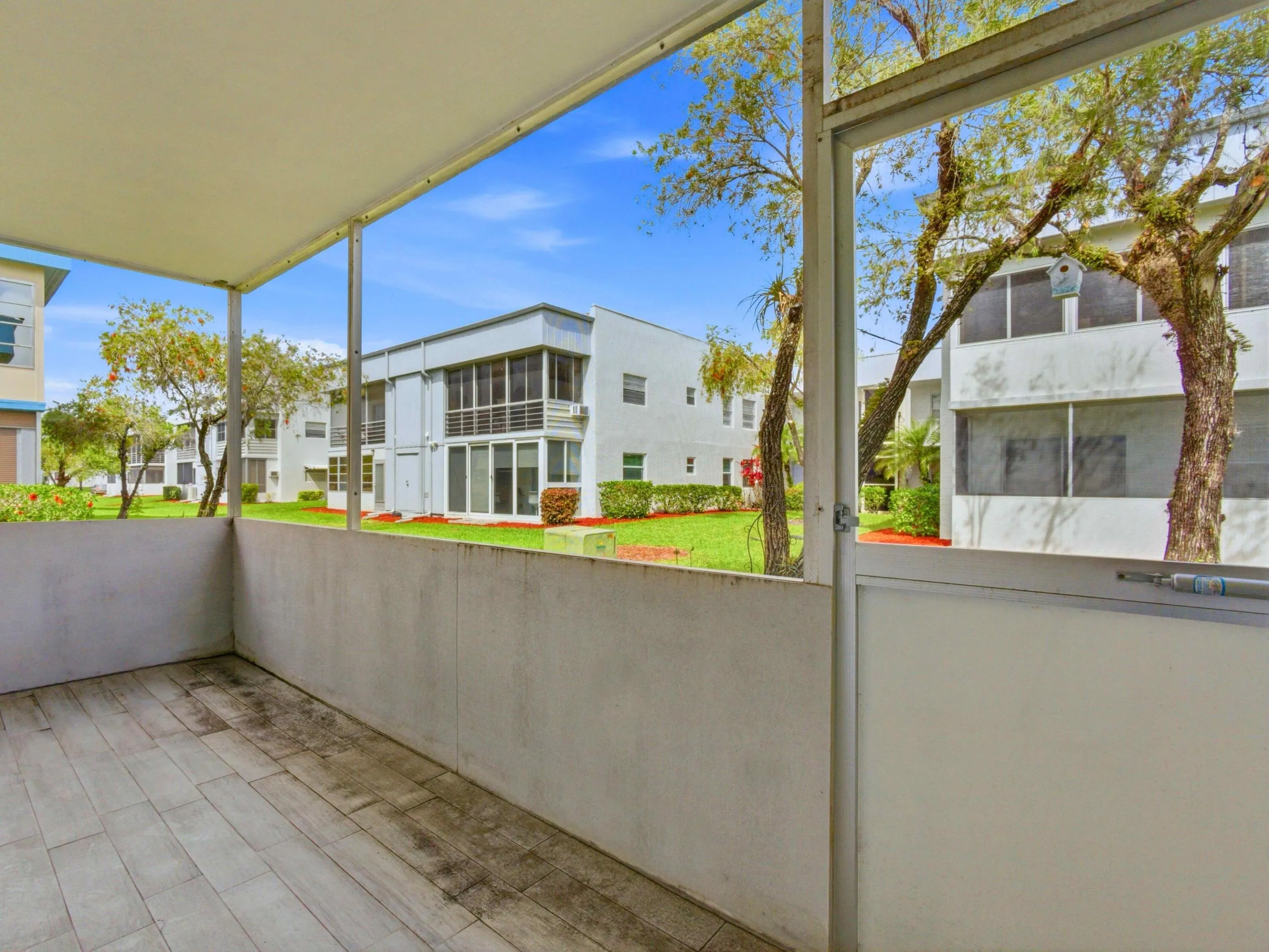 Screened Porch 2