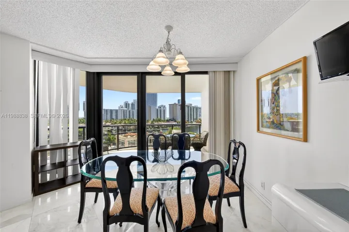 Non Formal Dining Area - can be convereted into an office or den