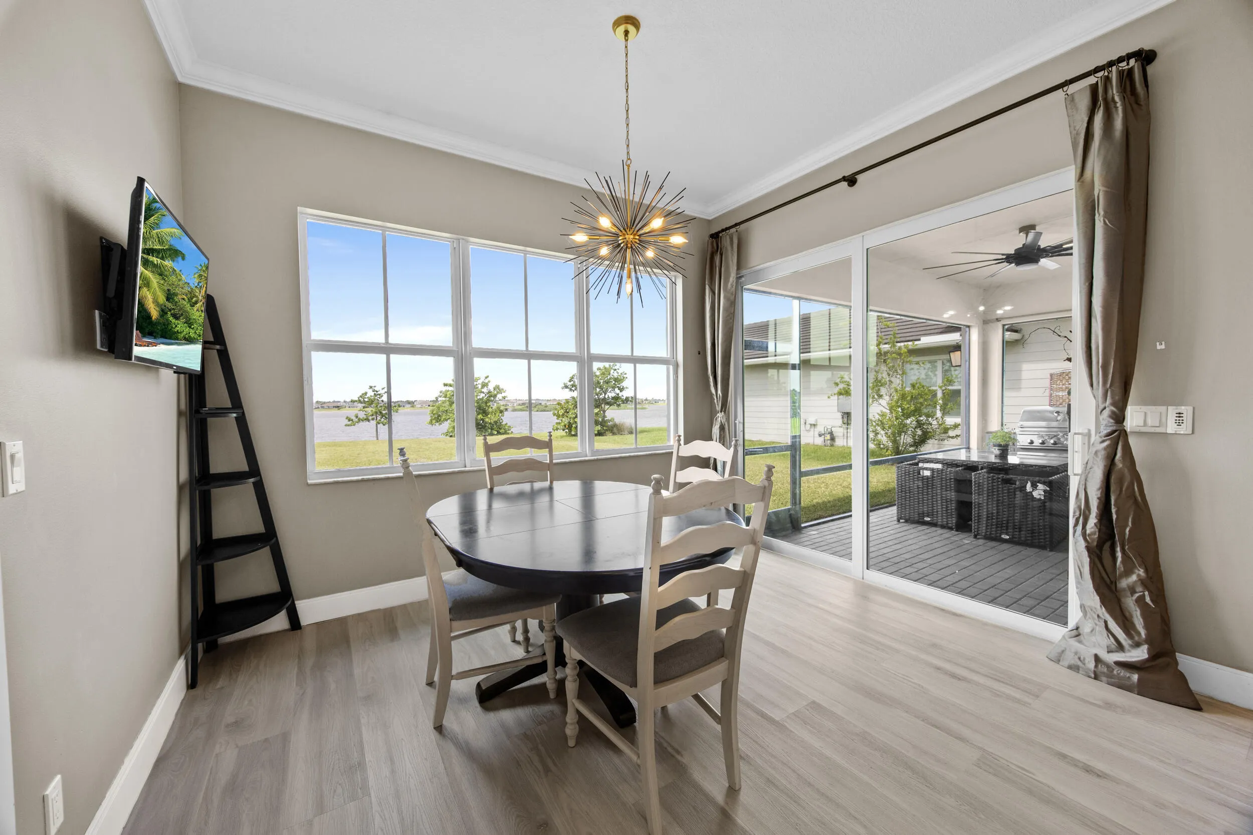 Breakfast Nook