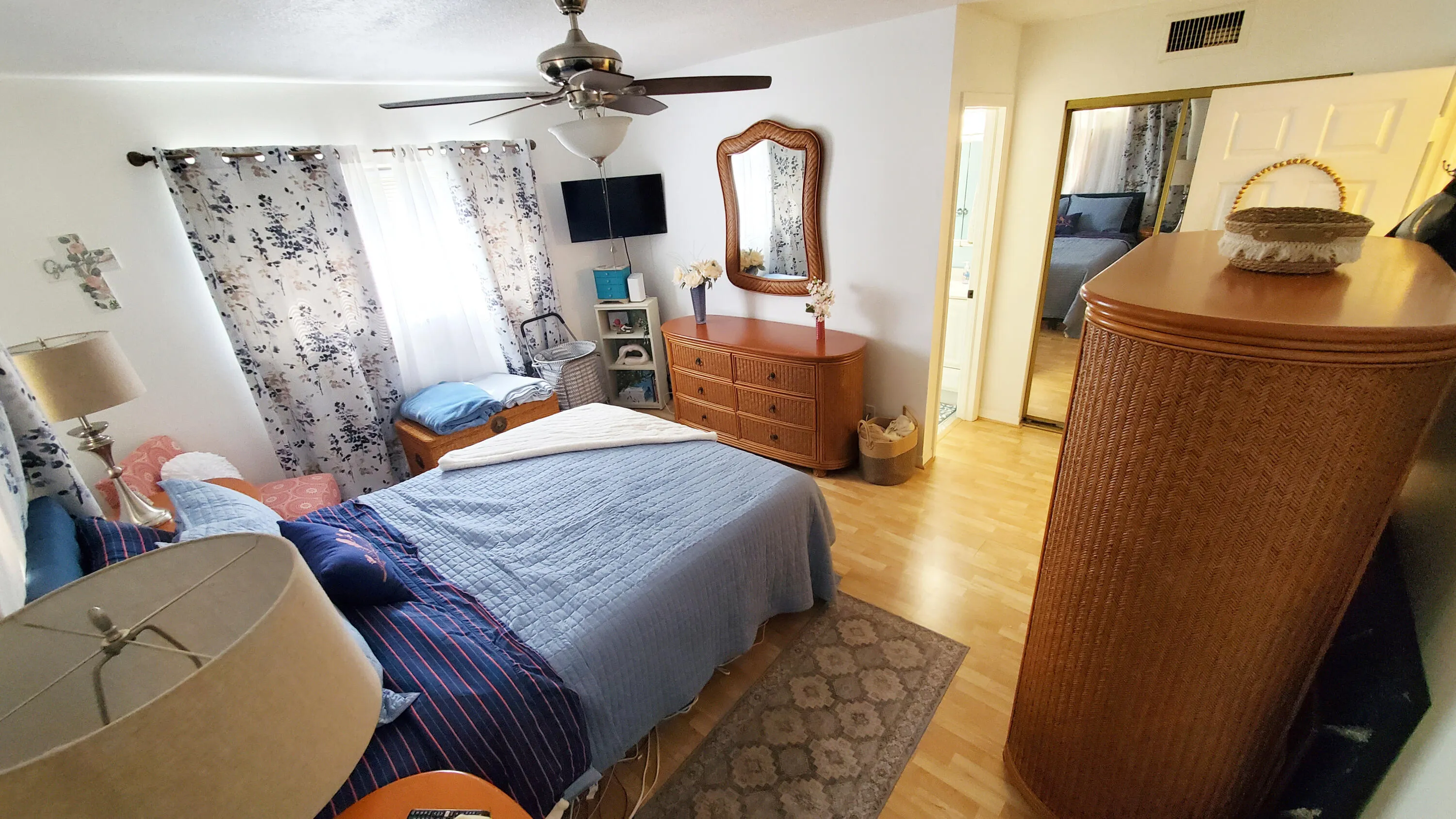 Master Bed room (1)
