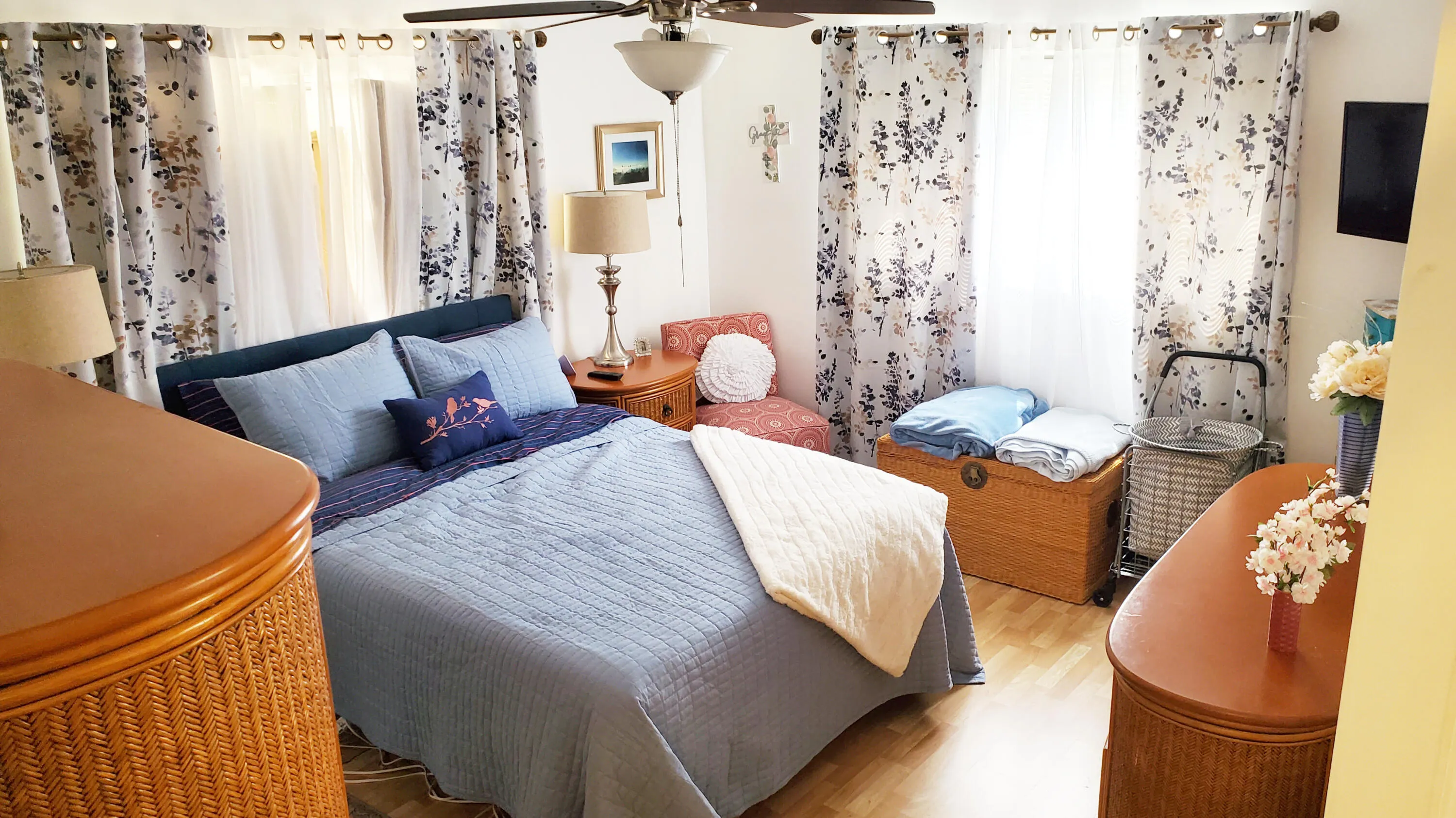 Master Bed room (2)
