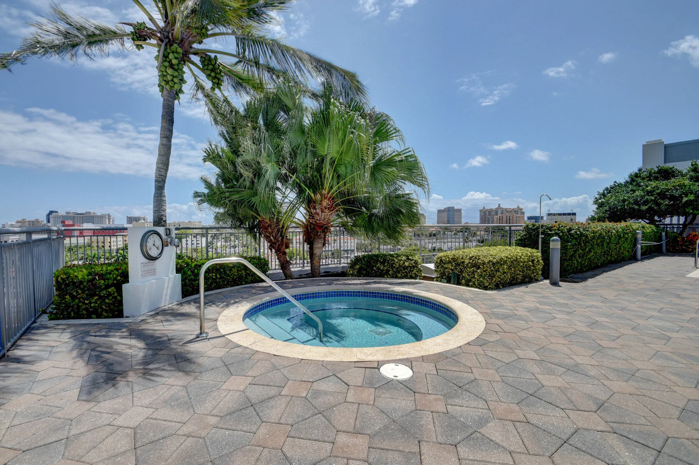 HOT TUB