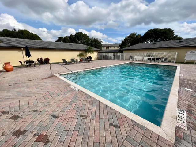 Comunity Pool
