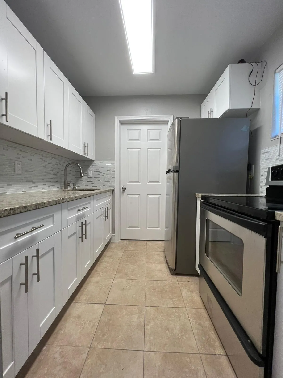 WOOD KITCHEN W/GRANITE COUNTERS