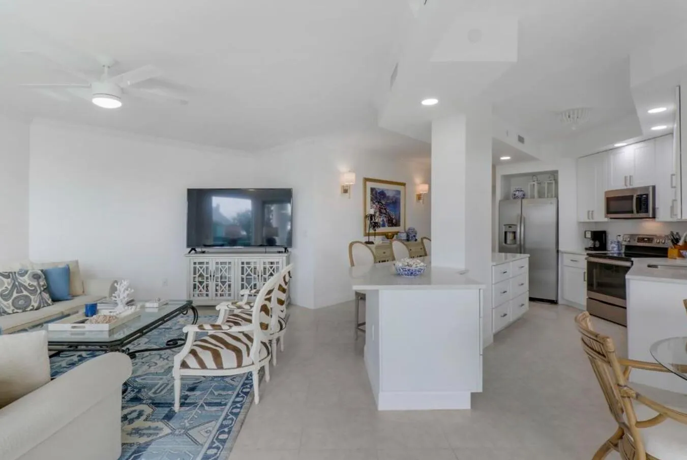 Living Room/Kitchen
