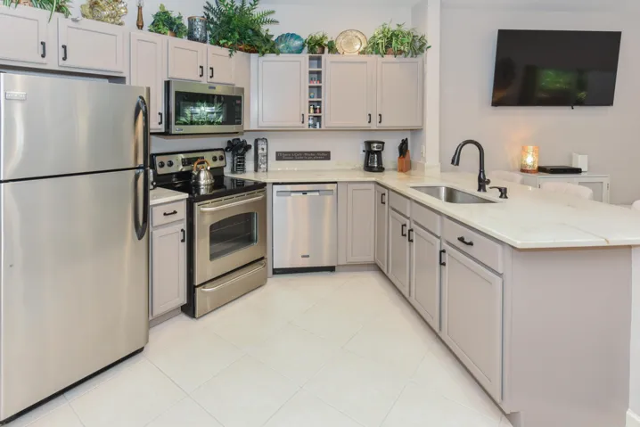 8383 Mulligan Cir Port St-print-020-023-