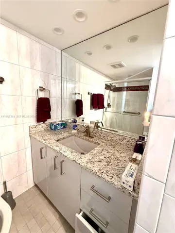Bathroom near the Den