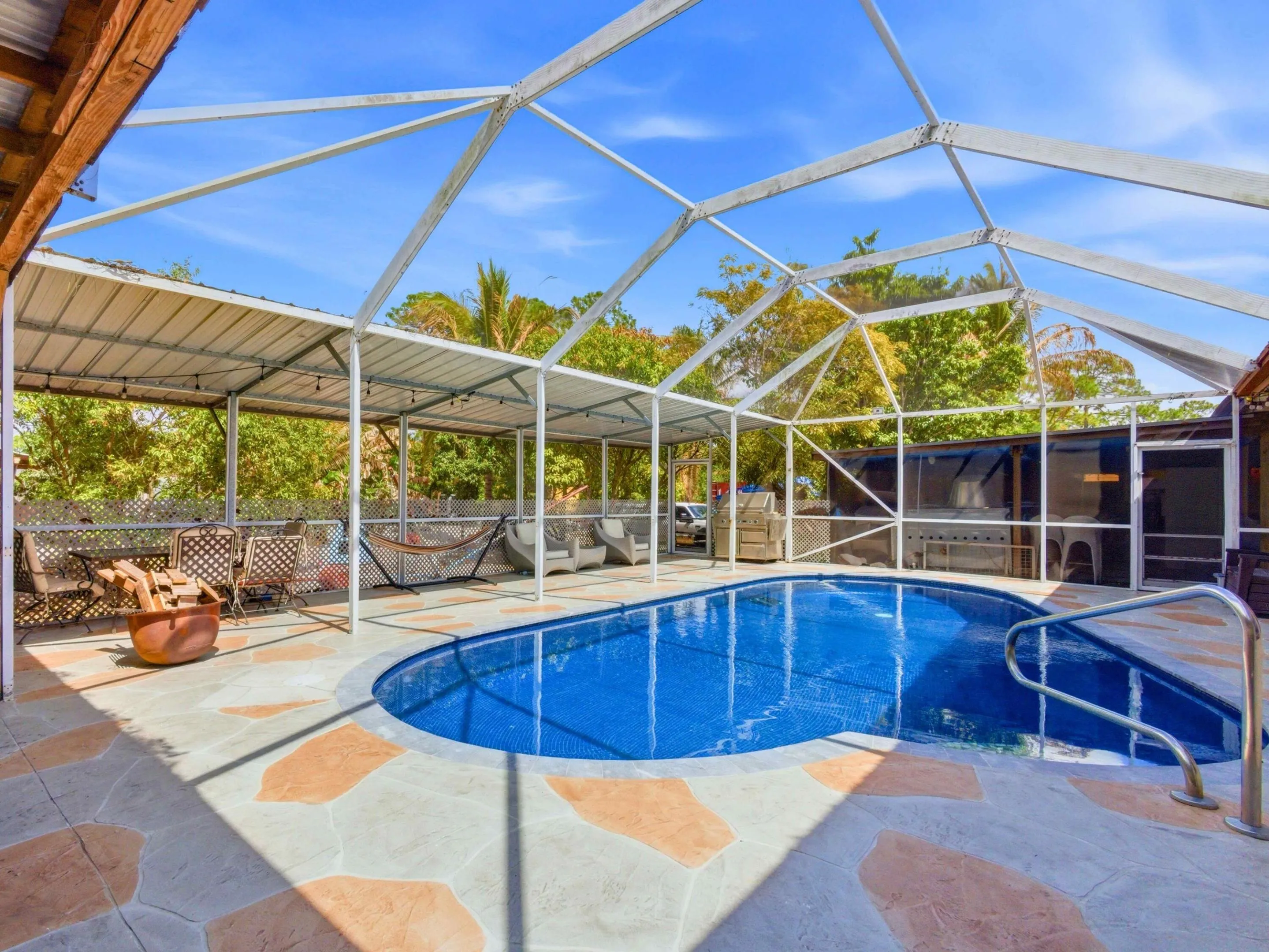 Screened Pool