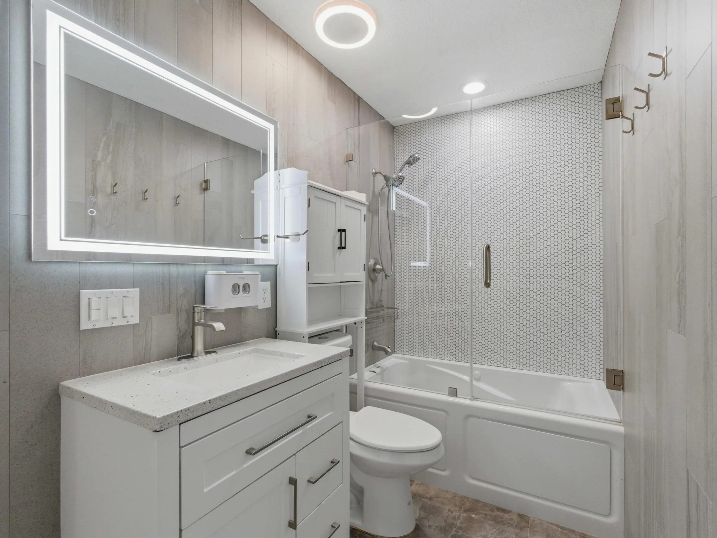 Guest - Cabana Bathroom