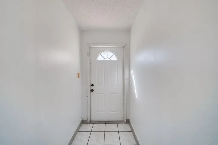 9-web-or-mls-GetJpeg-30