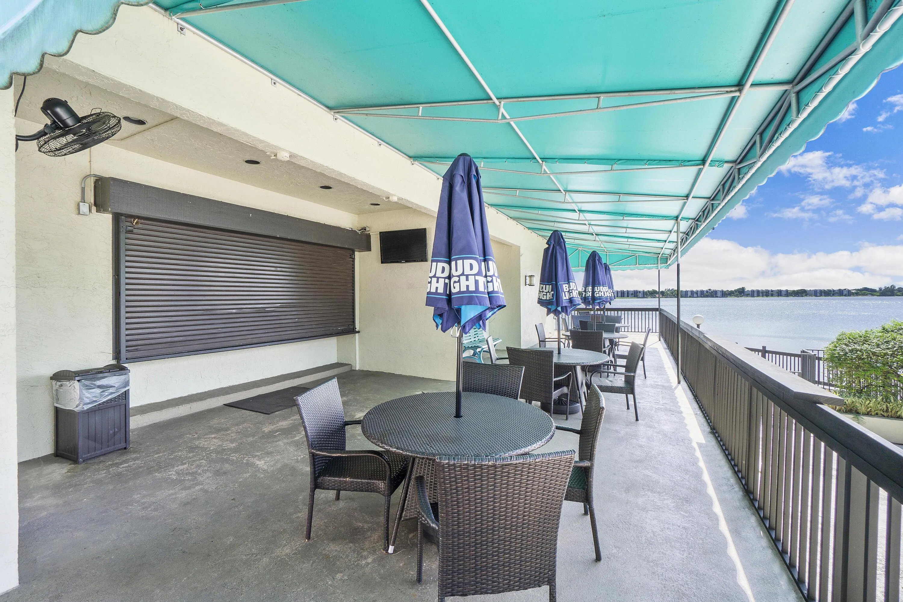 106 Lake Emerald Dr U306_36