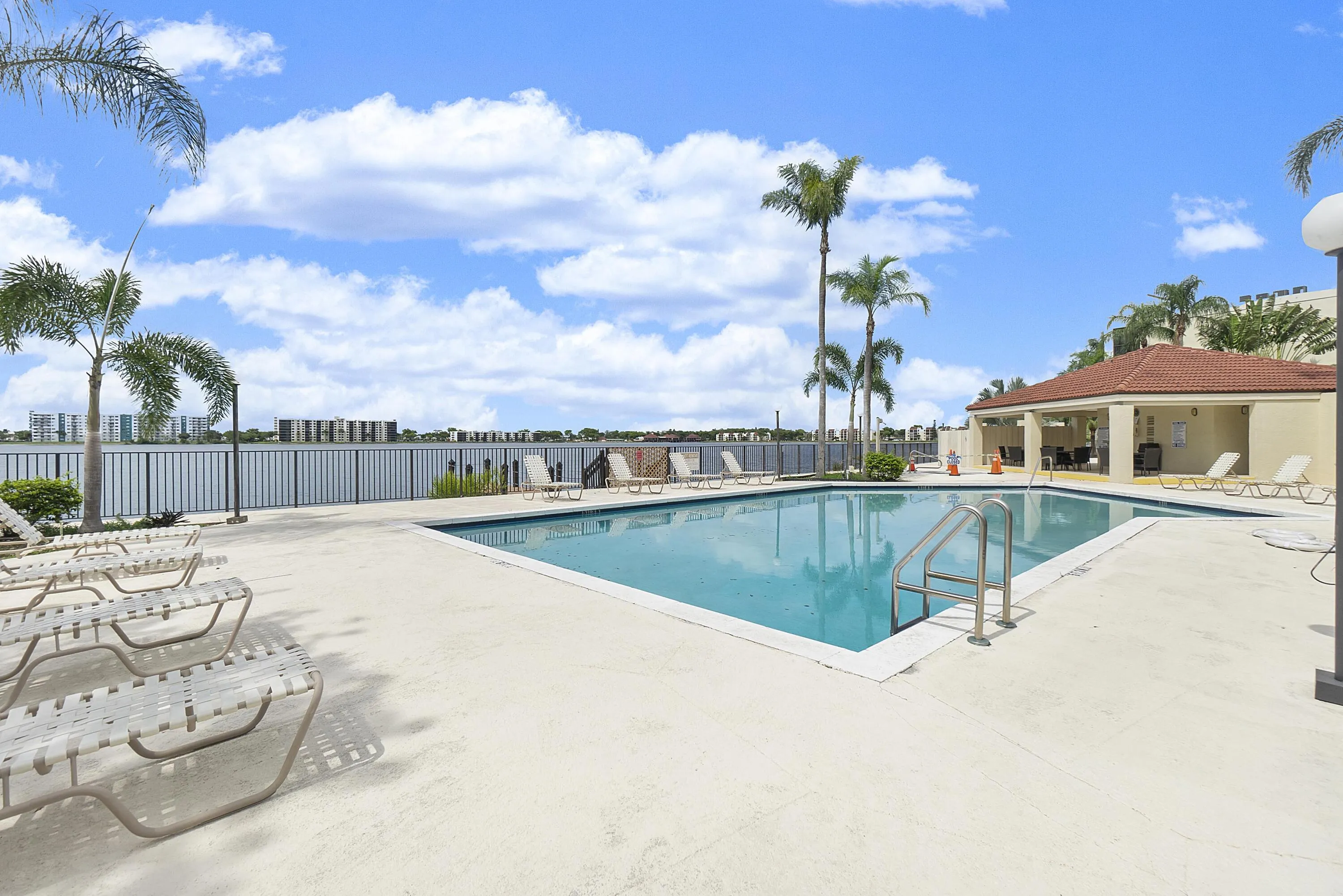 115 Lake Emerald Dr U404_22
